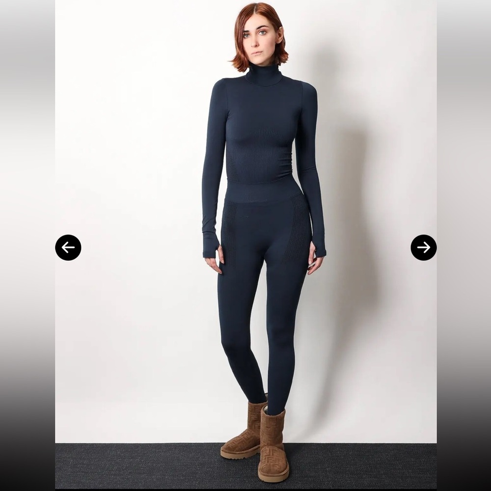 NWT AUTHENTIC Fendi Technical Navy High-Waist Textured LOGO Seamless Leggings - Picture 2 of 6